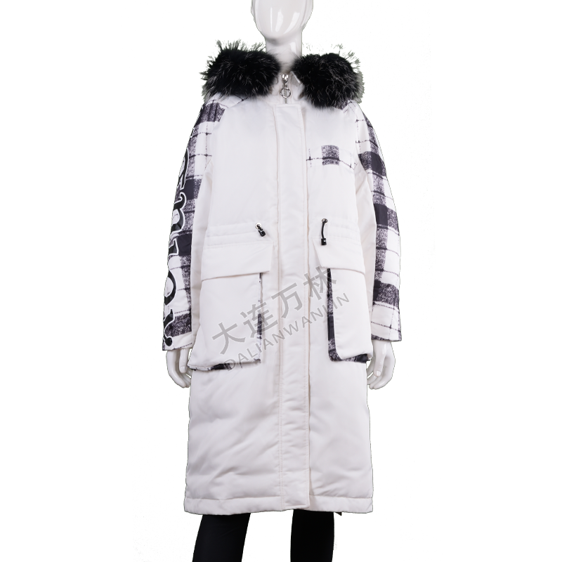 女士毛領(lǐng)拼色長(zhǎng)款羽絨服